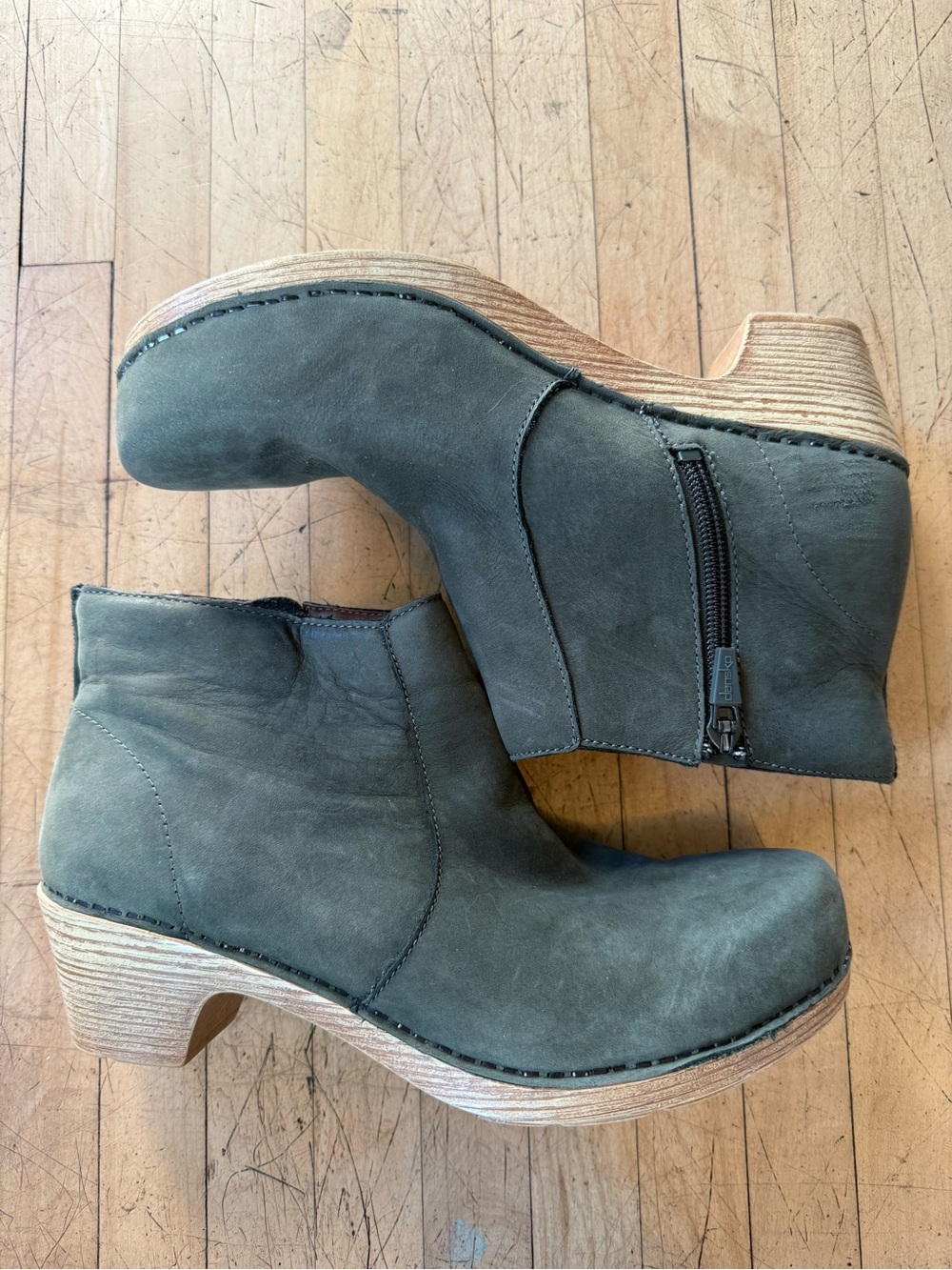 DANSKO Olive Maria Nubuck Clogs Ankle Booties Zip Up 39 - Picture 2 of 13